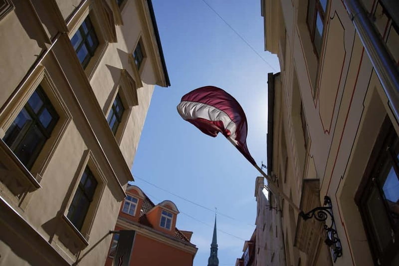 2.5-Hour Riga Cruiser Bike Tour - Guides who add more than directions