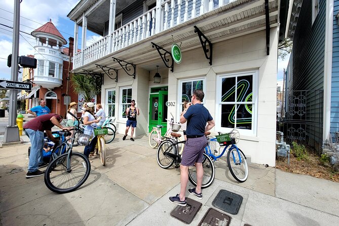 2-Hour Explore Savannah Bike Tour - Johnson Square explains Savannah’s unusual city plan
