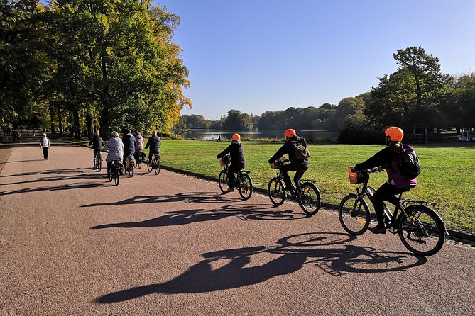 2h - Electric Bike Tour of Lyon with a Local Guide - City Hall, the mural, and Lyon’s modern character