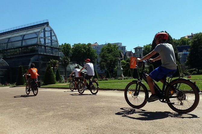 2h - Electric Bike Tour of Lyon with a Local Guide - Guides, pace, and the value of a small group