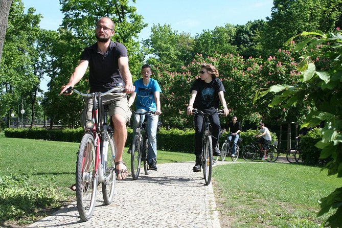 3-Hour Bike Tour of Tiergarten and Berlin's Hidden Places - City models near Märkisches Museum