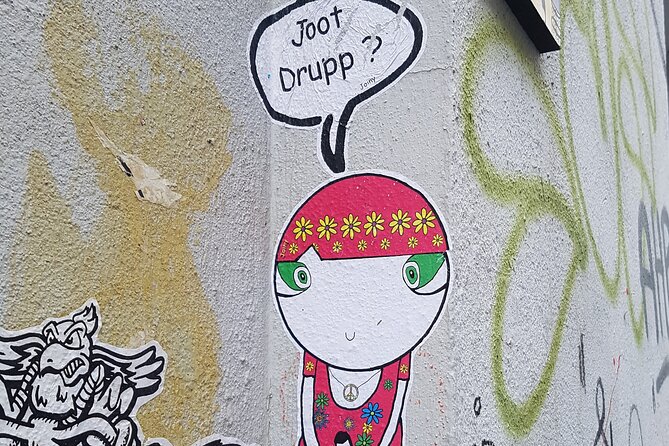 3-Hour Cologne Street Art Bike Tour in Small Group with Guide - The green belt and Mediapark ride back