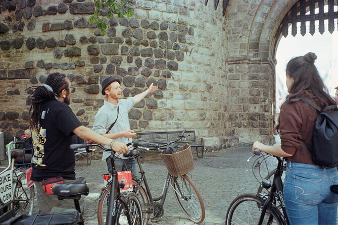 3-Hour Cologne Street Art Bike Tour in Small Group with Guide - The guides make a real difference