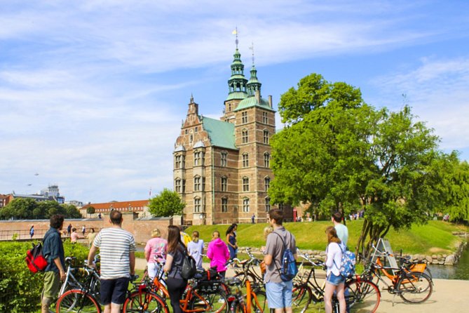 3-hour Copenhagen City Highlights Bike Tour - A food stop at TorvehallerneKBH