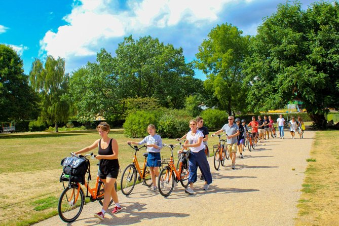3-hour Copenhagen City Highlights Bike Tour - What the guides add to the ride