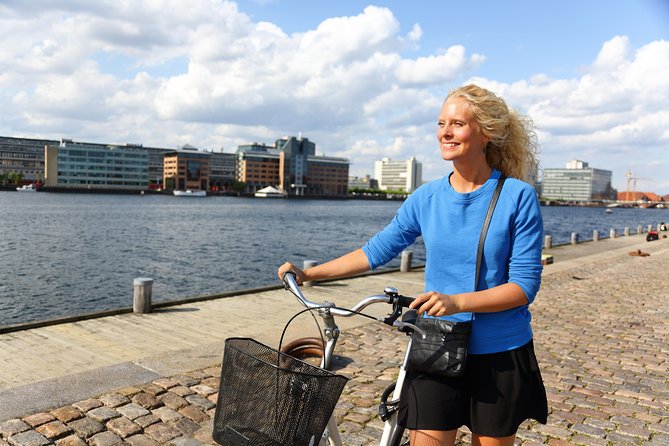 3-hour Culinary Bike Tour in English - King’s New Square brings the classic Danish lunch