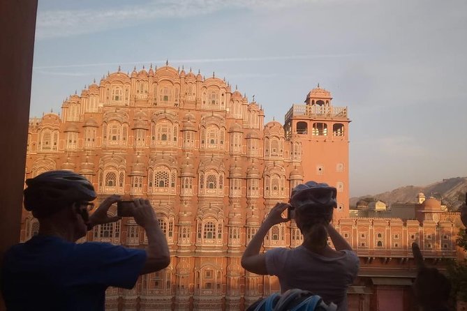 3-Hour Morning Bike Tour of Jaipur - Govind Devji Temple and morning worship