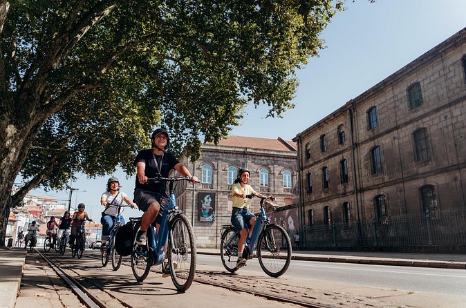 3-Hour Porto Highlights on a Electric Bike Guided Tour - São Bento Station and the tile tradition