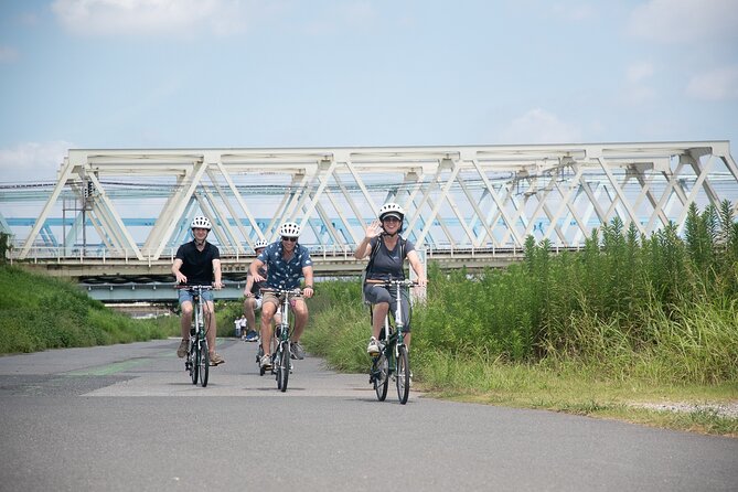 3-Hour Tokyo Private E-Bike Tour Starting from Your Hotel - Meeting Kazuma at your hotel