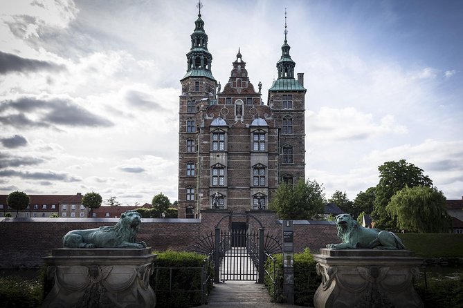 3 Hours Private Bike Tour in Copenhagen - Amalienborg and Copenhagen’s royal side