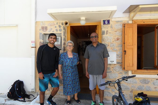 3in1; Cycling, sightseeing, tasting - Why a bicycle works so well in Nafplio
