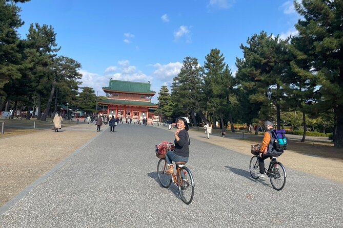 4.5-Hour Kyoto Bike Tour with Lunch and UNESCO Zen Temples - Kennin-ji and the quiet power of a dry garden