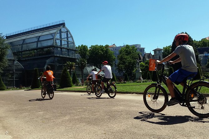 4h Complete Lyon Experience: E-Bike, Food Tasting & Old Town Walk - Vieux Lyon on foot: traboules and Renaissance streets