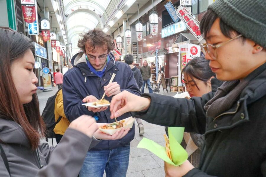5-Hour Osaka Highlights Bike Tour with Lunch - Matcha and a small Japanese sweet