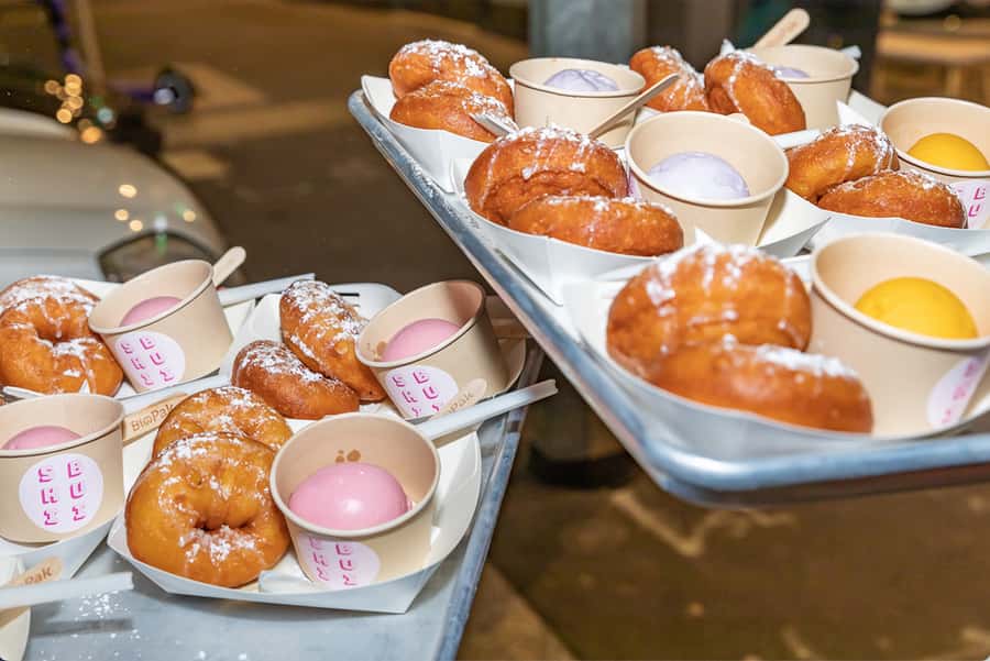 Adelaide: HandleBar Bike Tour with Pub Stops & Dinner Option - Guides can make or break the mood