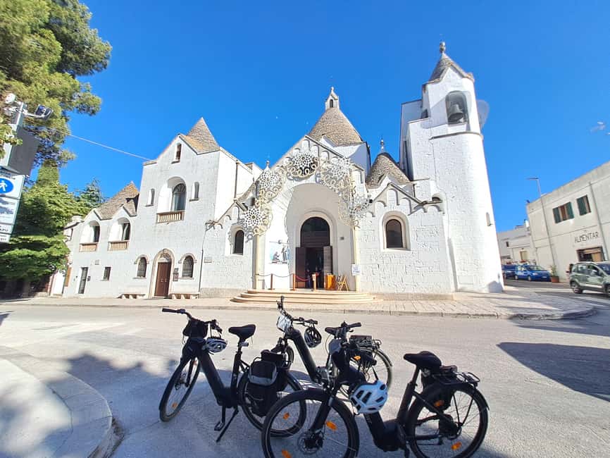 Alberobello: Guided e-bike tour + mill & donkey farm - A donkey farm with room to get close