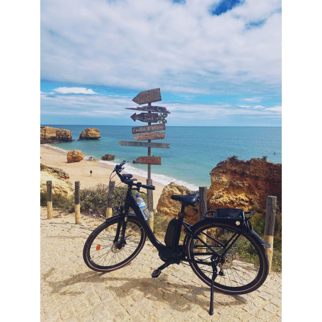 Albufeira: 4 or 8 - hour E-bike Rental with Hotel Delivery - Riding west toward Salgados Lagoon