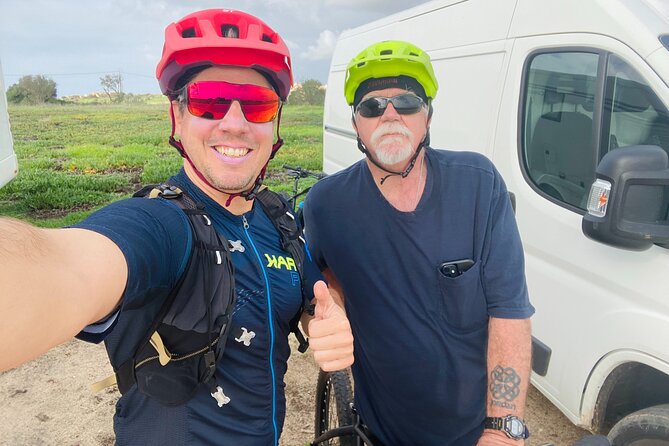 Algarve: Lagos Sightseeing guided Tour with e-bikes - Fred and Federico’s guiding style