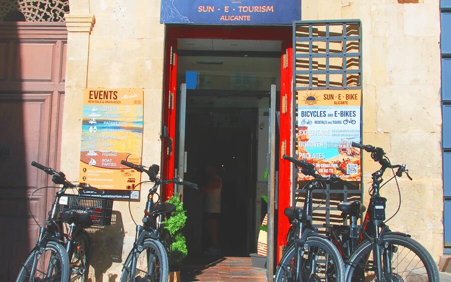 Alicante: Coastline E-Bike and Hiking Tour - Cabo de las Huertas: leave the bikes and walk