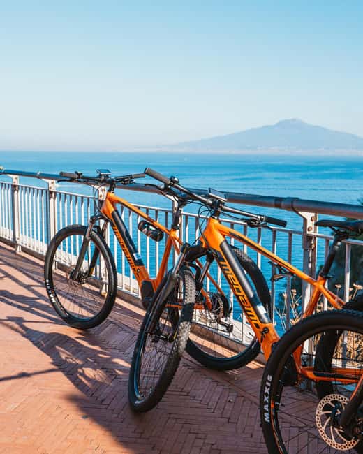 Amalfi coast: E-bike tour from Sorrento to Positano - Guide quality and group atmosphere