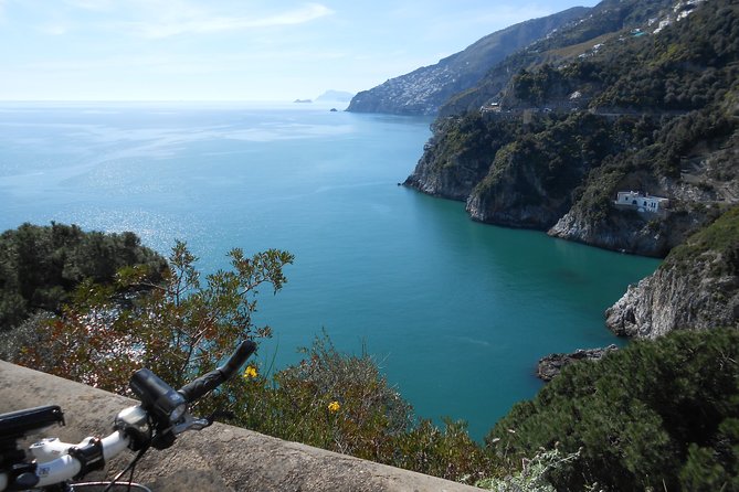 Amalfi Drive cycling tour - Riding the coastal highway