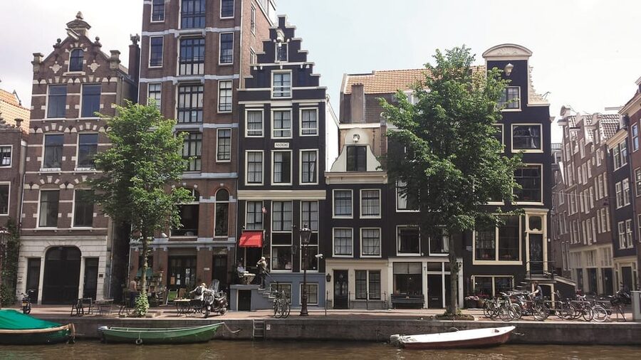 Amsterdam: 3-Hour Private Bike Tour of the City Center - Dam Square, De Wallen, and the busy center