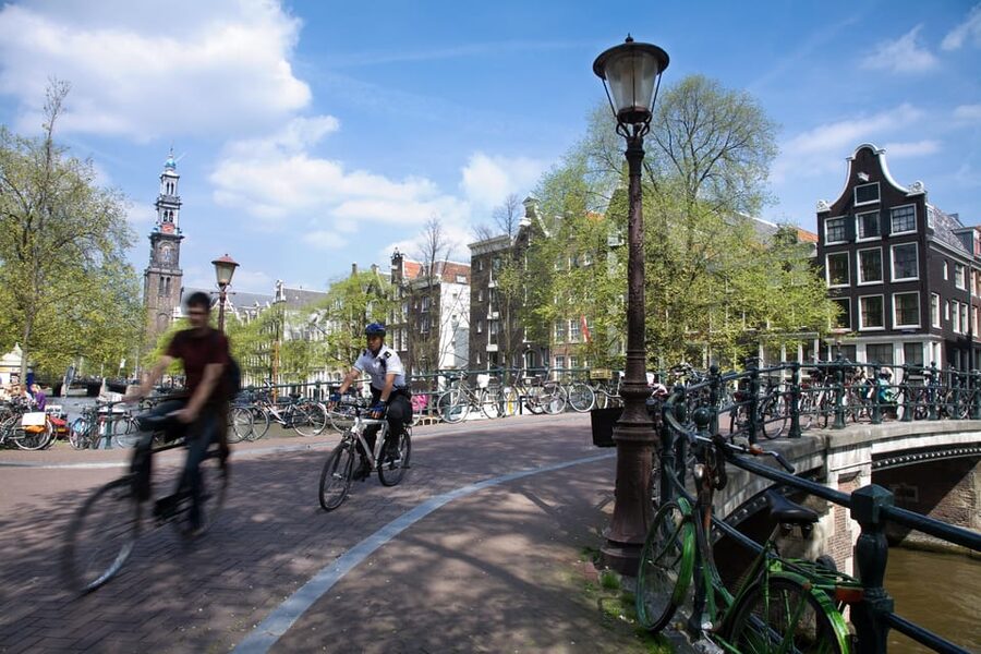 Amsterdam: 3-Hour Private Bike Tour of the City Center - Starting at Oosterdokskade 63A