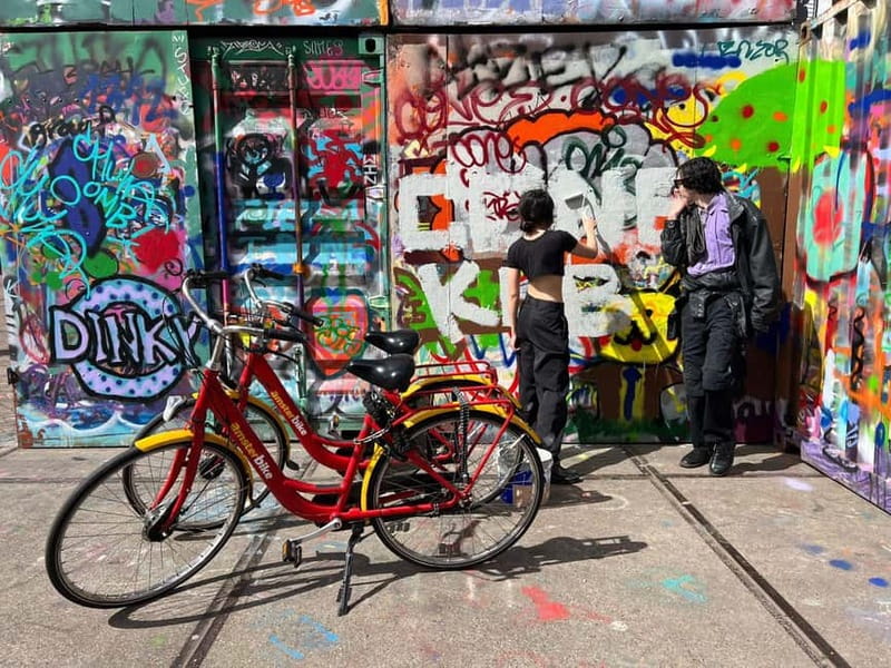 Amsterdam:: Bike Rental with Free Self-Guided Tour - Key points at a glance