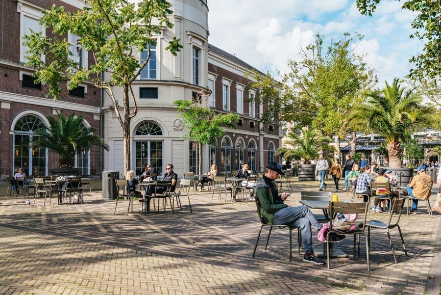 Amsterdam Bike Tour in Small Group + Optional Canal Cruise - Museumplein: Amsterdam’s grand cultural center