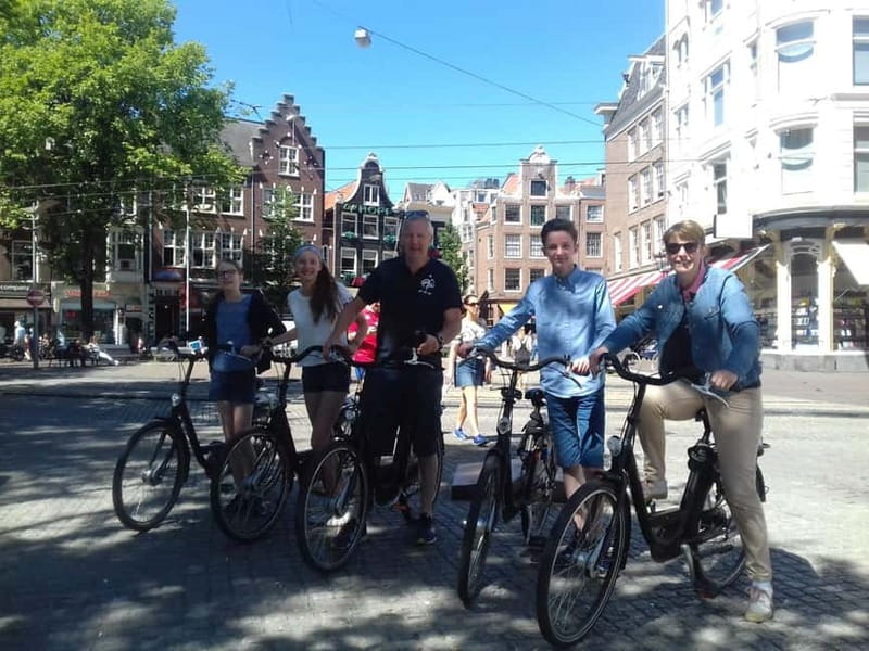 Amsterdam bike tour with a French-speaking guide local! - Why a bike tour is a smart start in Amsterdam