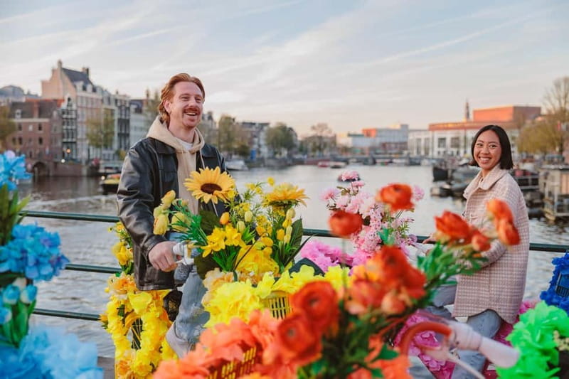 Amsterdam: City Centre, Guided Bike Tour on Flower Bikes - Museum Square and the canal belt