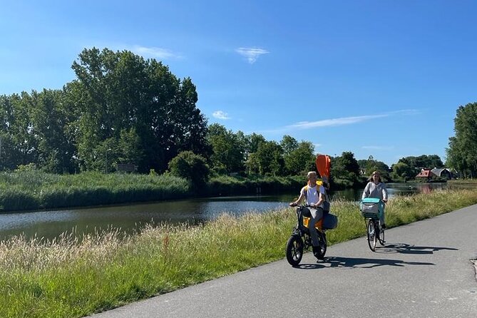Amsterdam Countryside Bike and Kayak Tour - Kayaking through Watergang’s wetlands