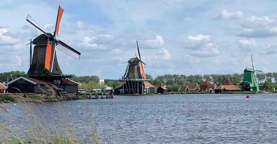 Amsterdam: Countryside Bike Tour and Zaanse Schans Windmills - Who should book this outing?