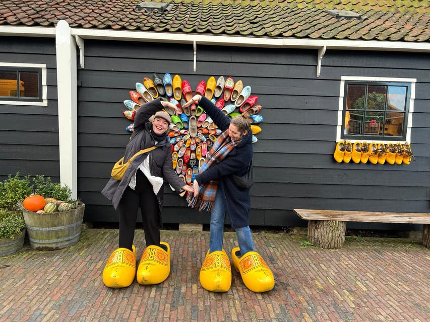 Amsterdam: Dutch Countryside E-Bike with Cheese & Clogs - Broek in Waterland, Wooden Houses and Quiet Streets