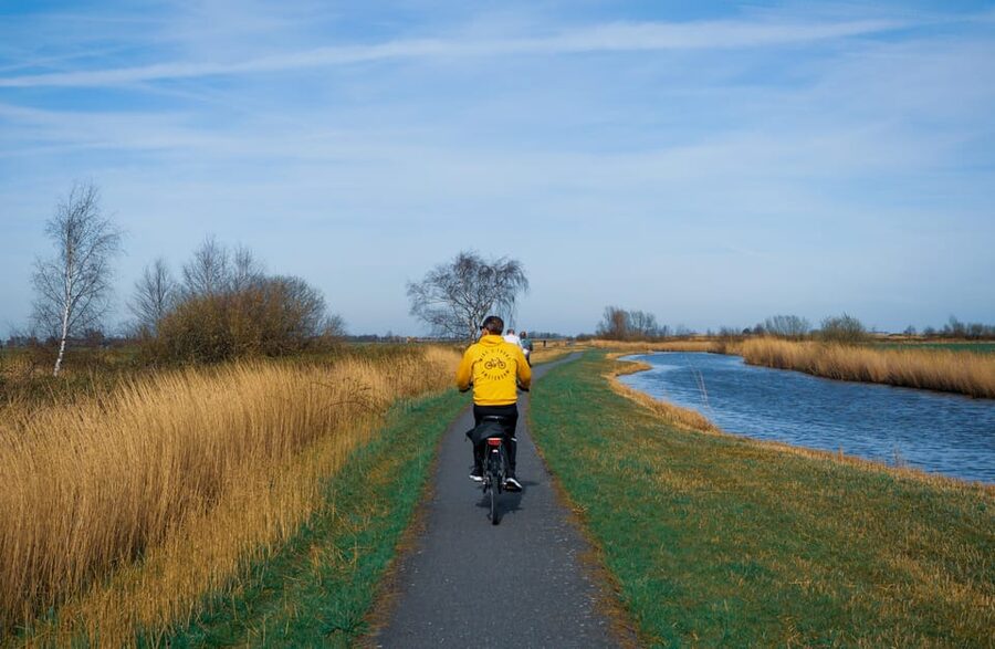 Amsterdam: Dutch Countryside E-Bike with Cheese & Clogs - Weather, Wind, and Riding Ability