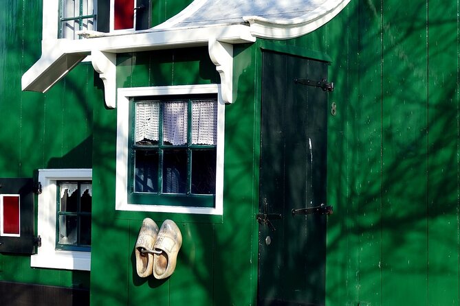 Amsterdam E Bike Tour to the Windmills of Zaanse Schans - Choosing a windmill to enter
