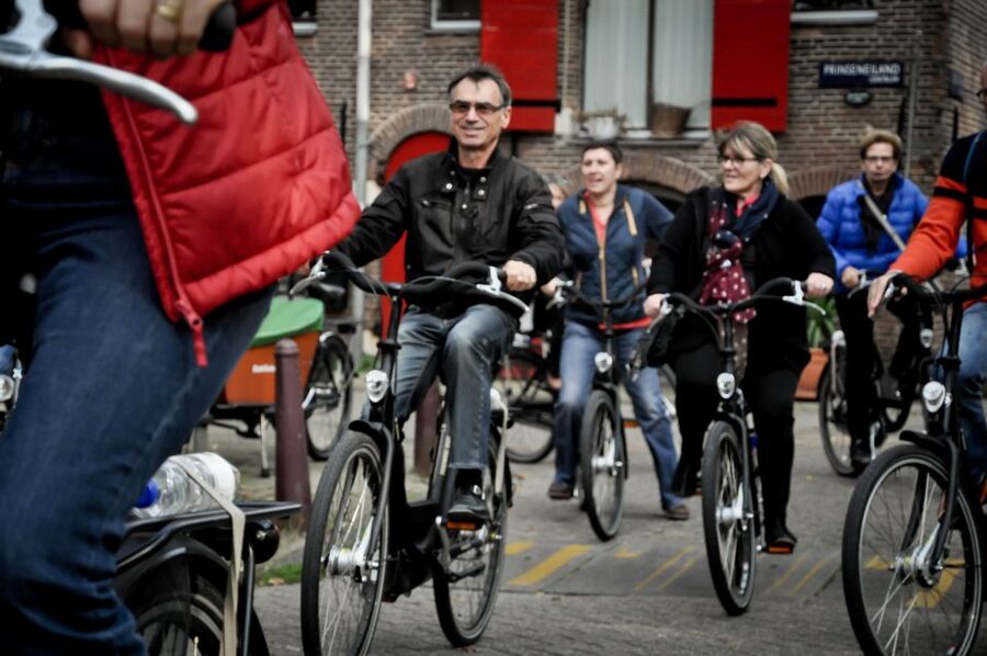 Amsterdam: Guided City Bike Tour in French - Key Points Before You Book