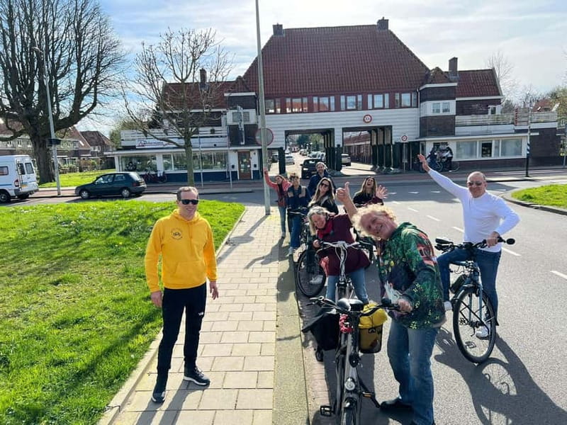 Amsterdam: Leisurely Windmill & Countryside Bike Ride - Fitness, weather, and the right kind of cyclist