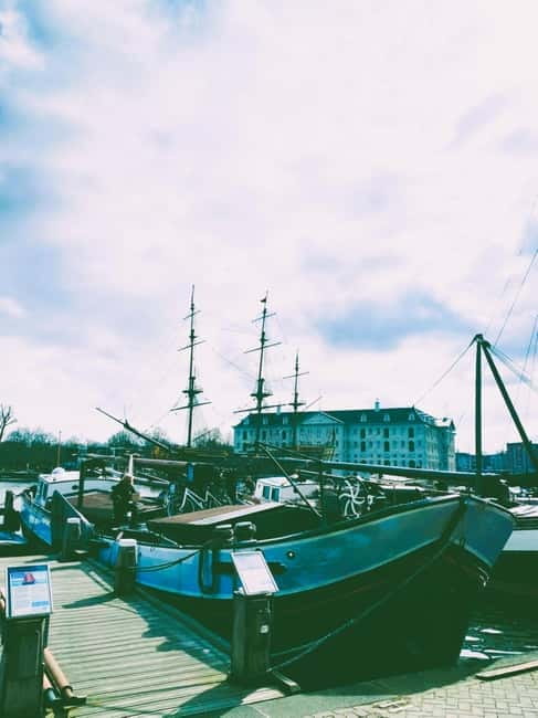 Amsterdam: Off the Beaten Path Bike Tour in French - What Samy adds to the experience