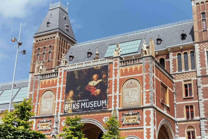 Amsterdam PRIVATE Bike Tour With Locals: Bike & Local Snack Included - What the $170.52 price means