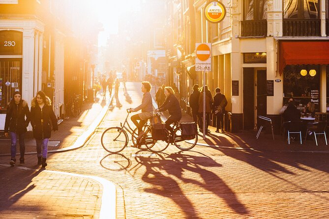 Amsterdam Private Tour: Highlights & Hidden Gems by Bike or Foot - Why this private Amsterdam tour works well