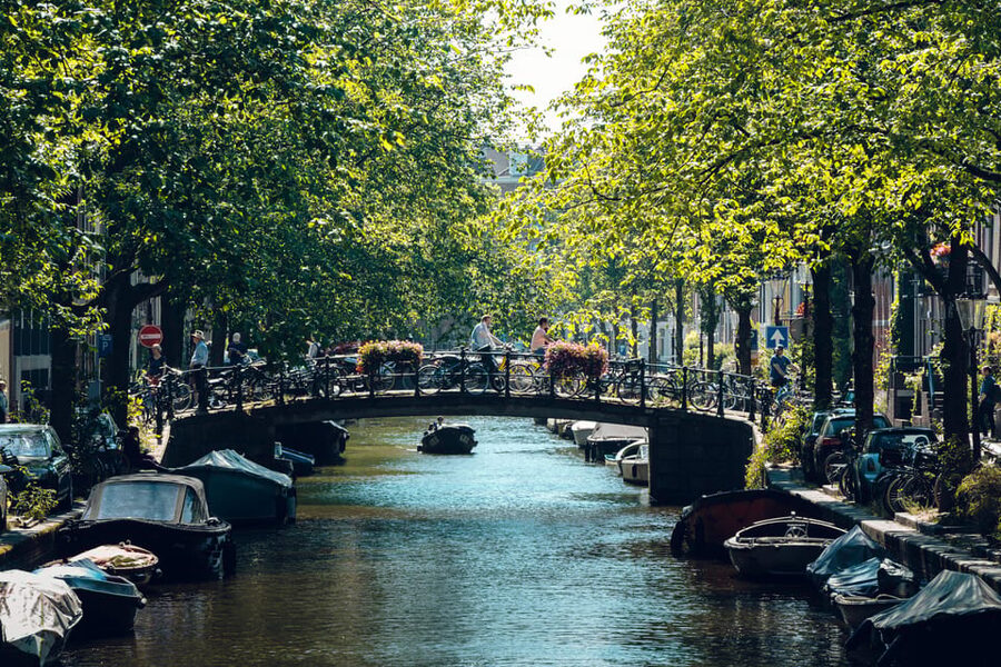 Amsterdam: Relaxed City Highlights Guided Bike Tour - Museumplein and the city’s major collections