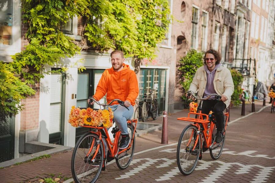 Amsterdam: Top Highlights Guided Bike Tour - What makes this Amsterdam bike tour worth considering