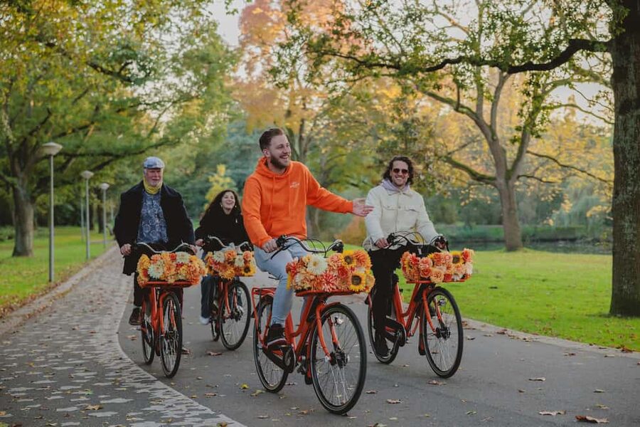 Amsterdam: Top Highlights Guided Bike Tour - The Red Light District and Leidse Square