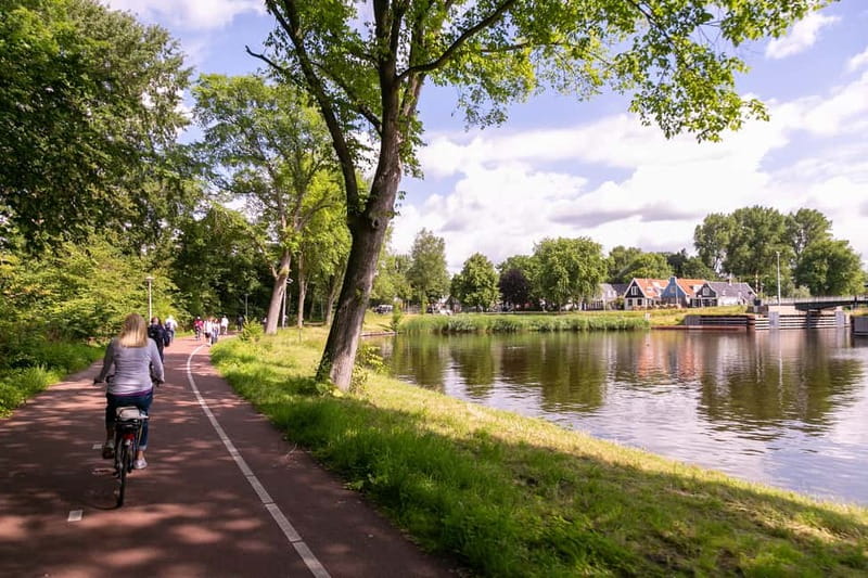Amsterdam: Windmill, Cheese, and Countryside E-Bike Tour - Monnickendam and the villages of Waterland