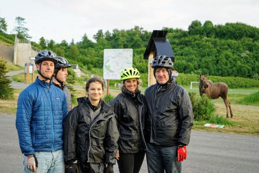 Anchorage: Coastal Trail 3-Hour City Bike Tour - Westchester Lagoon and the return toward downtown
