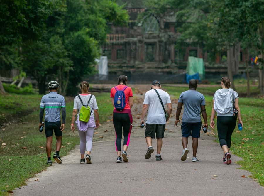 Angkor Wat: Guided Sunrise Bike Tour w/ Breakfast and Lunch - Bayon and Angkor Thom by bicycle