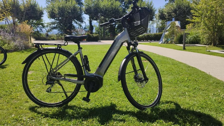 Annecy-le-Vieux, France: Electric and Classic Bike Rentals - Is $37 good value for a full day?