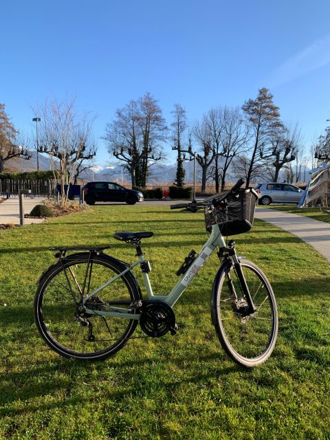 Annecy-le-Vieux, France: Electric and Classic Bike Rentals - Who will enjoy this rental most?