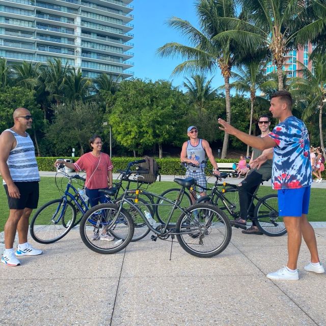 Art Deco, History and Crime Bike Tour with Design Enthusiast - Parks, streets, and the city’s made-up ground